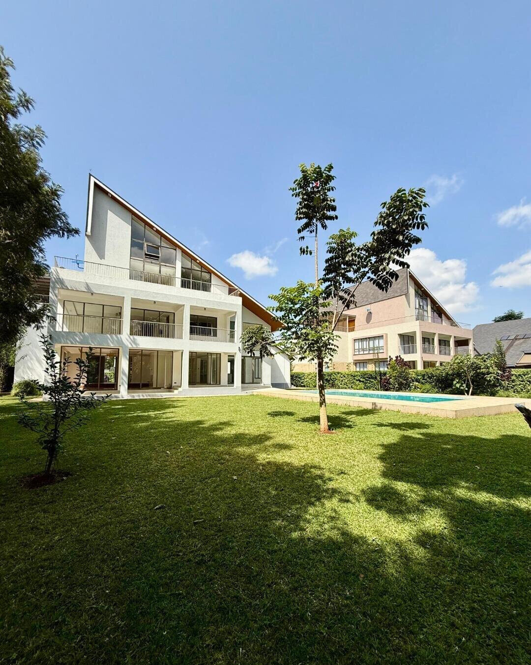 Triple-Height Entrance Townhouse with Pool & DSQ – Karen