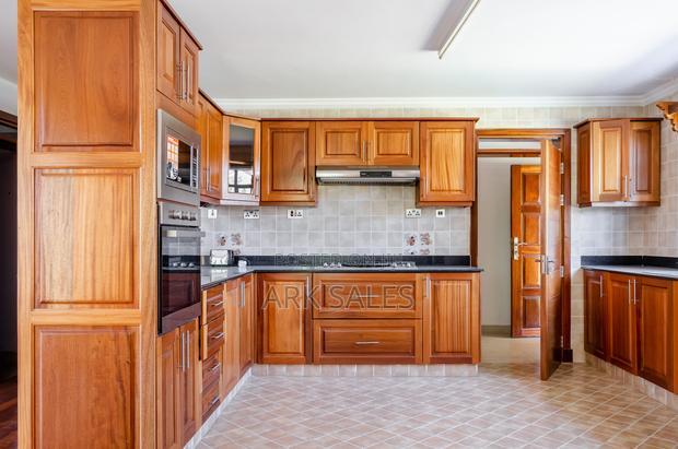 Furnished 4bdrm Villa in Green Park, DayStar Area for sale