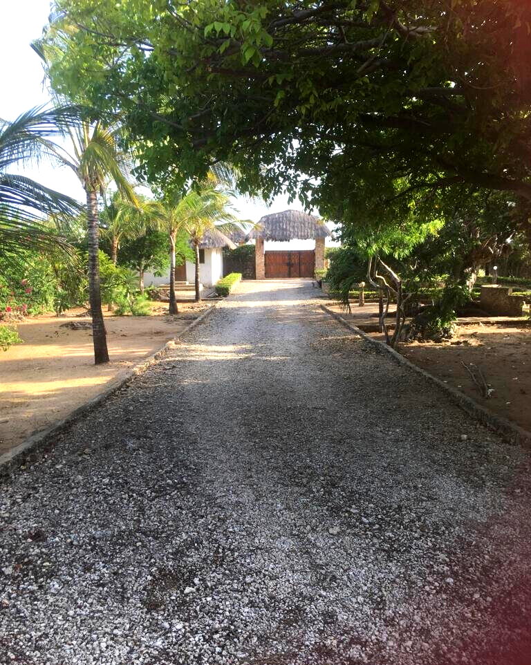 3BR Ensuite Townhouse, 2 Acres, 3min Walk to Beach – Malindi