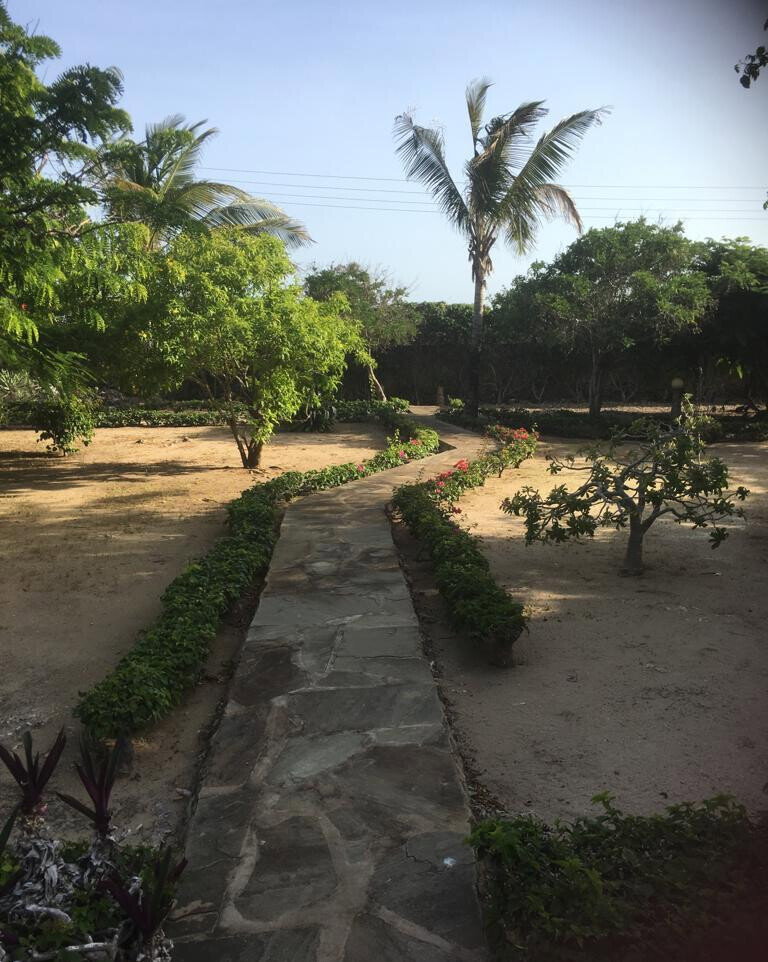 3BR Ensuite Townhouse, 2 Acres, 3min Walk to Beach – Malindi