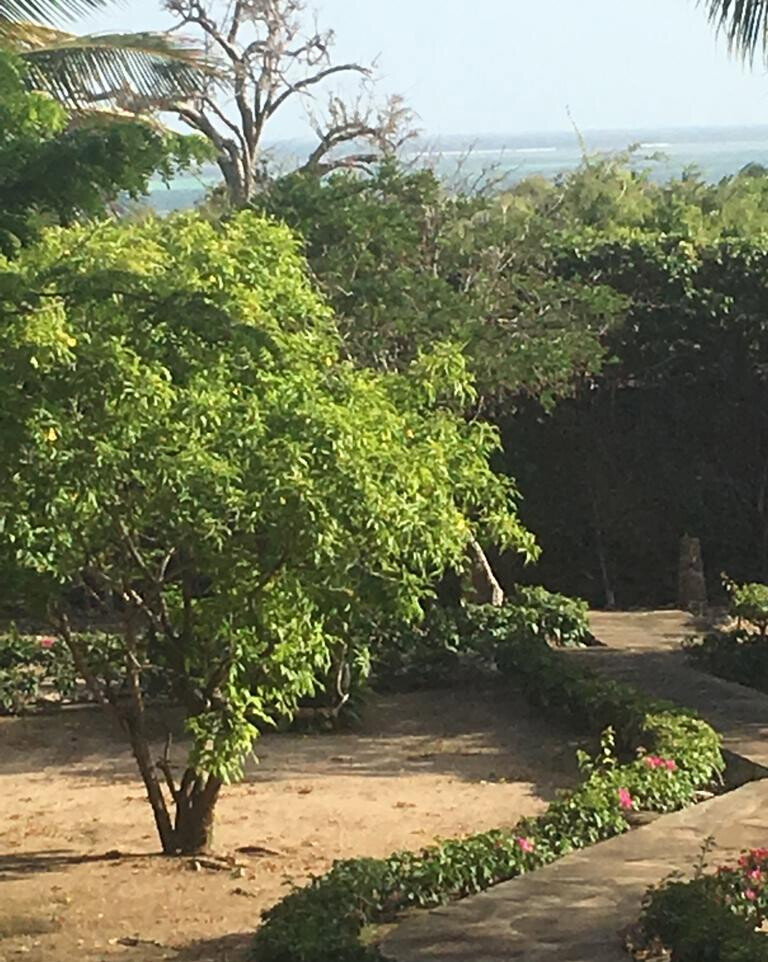3BR Ensuite Townhouse, 2 Acres, 3min Walk to Beach – Malindi