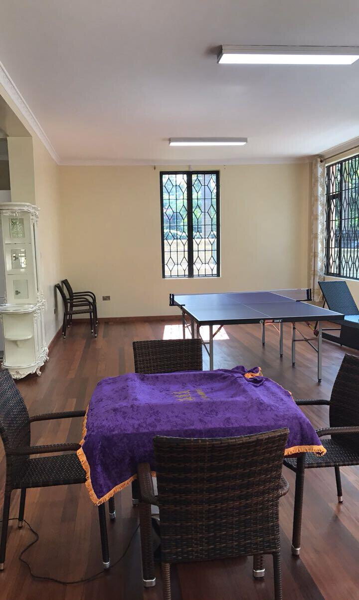5BR Townhouse with Pool & Staff Quarters - Runda
