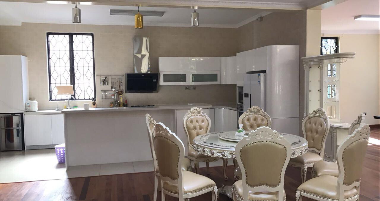 5BR Townhouse with Pool & Staff Quarters - Runda