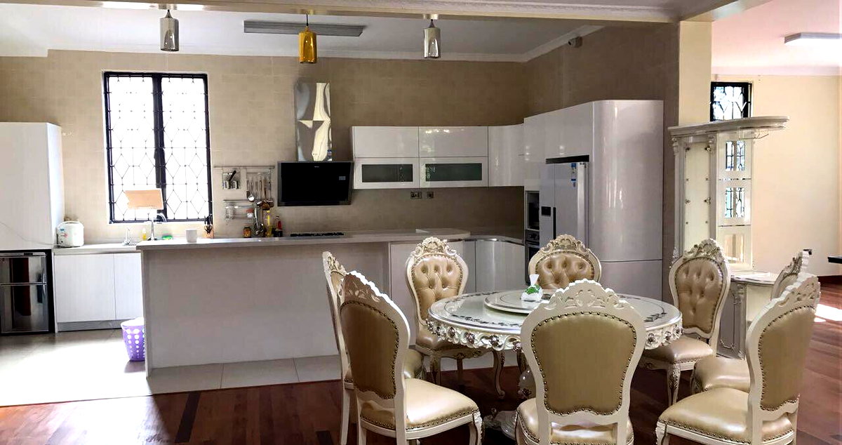 5BR Townhouse with Pool & Staff Quarters - Runda