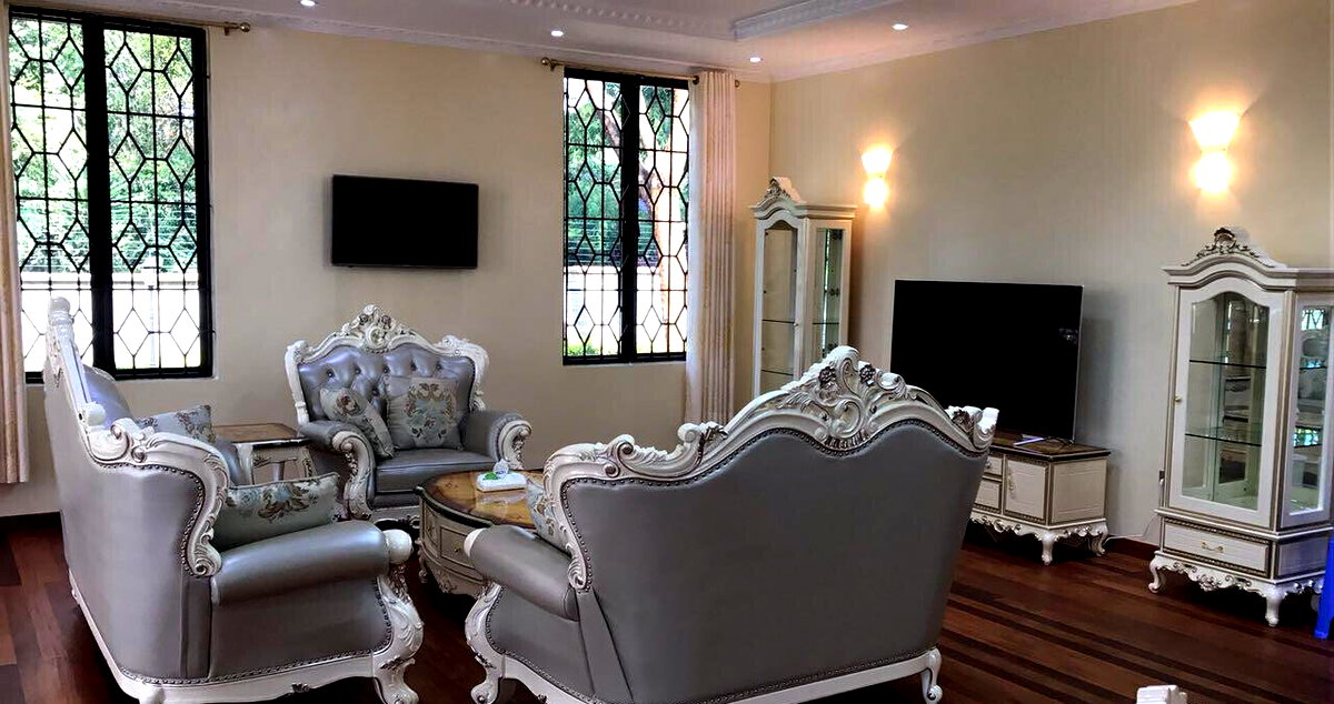 5BR Townhouse with Pool & Staff Quarters - Runda