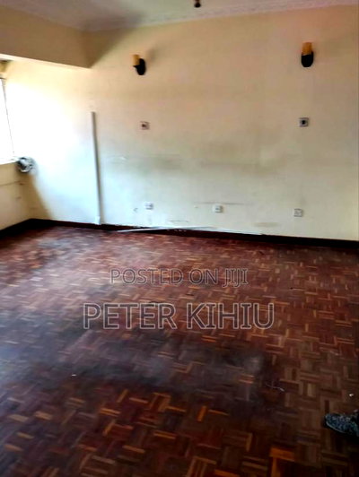 4bdrm Maisonette in Upperhill for Rent - Image 2