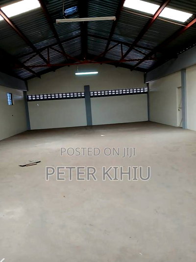 Godown to Let 3000sqft Off Road a Industrial Area - Image 2
