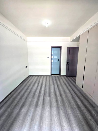 Modern One Bedroom Apartment  - Image 12