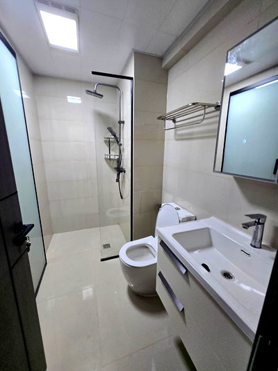 Modern One Bedroom Apartment  - Image 16