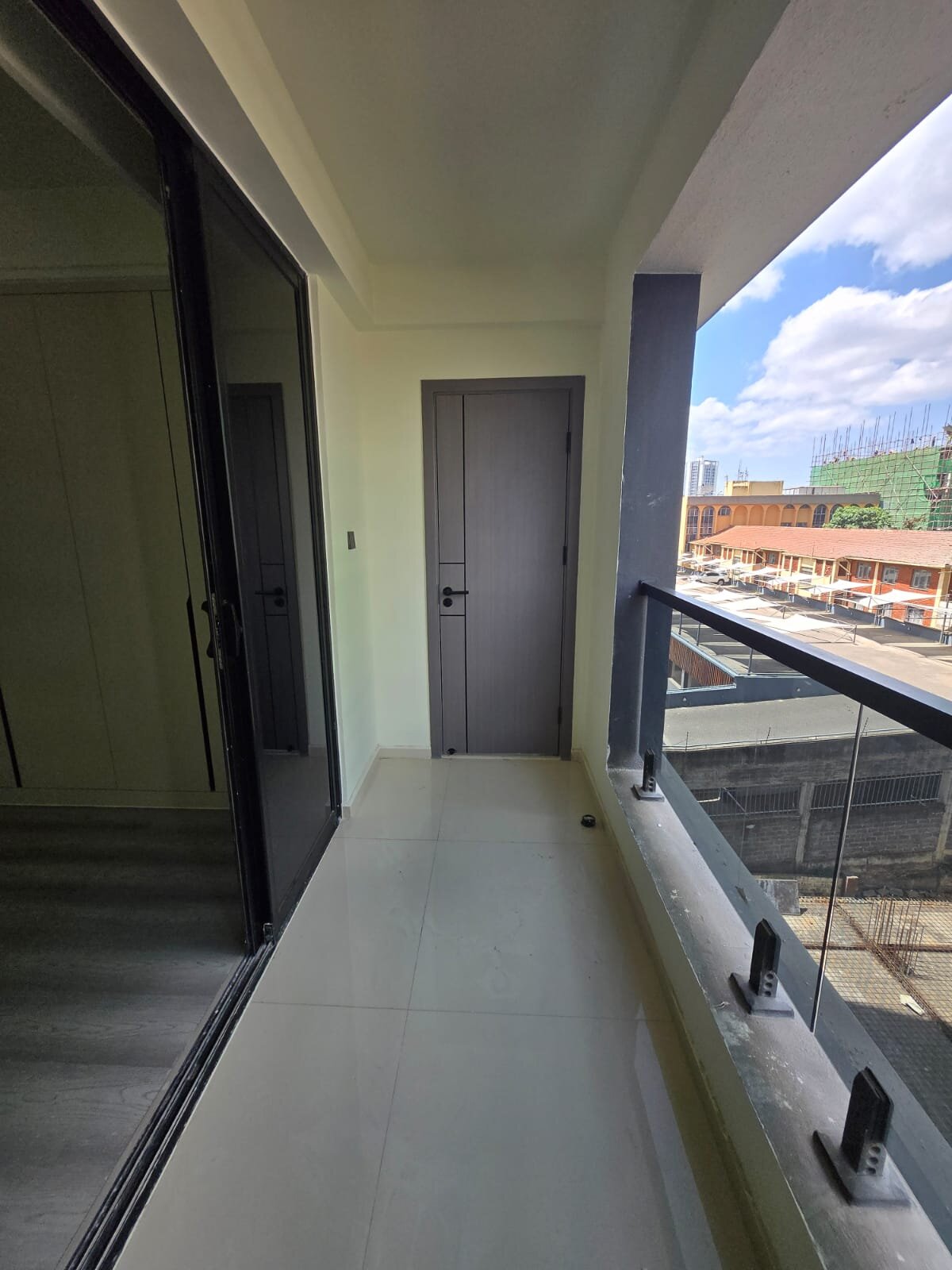 Modern One Bedroom Apartment 