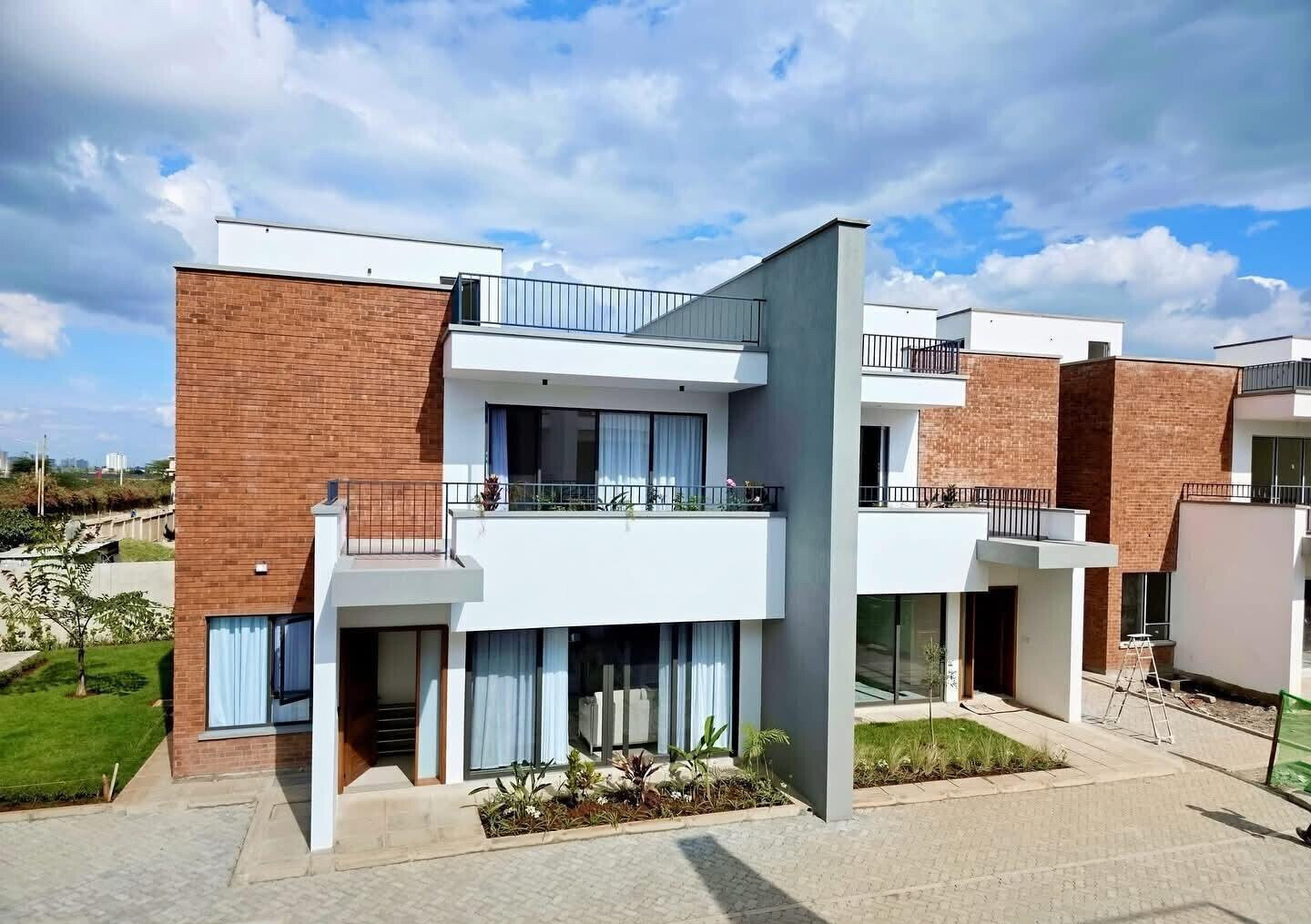 4BR Duplex & Triplex Townhouses with Clubhouse & Pool – Langata