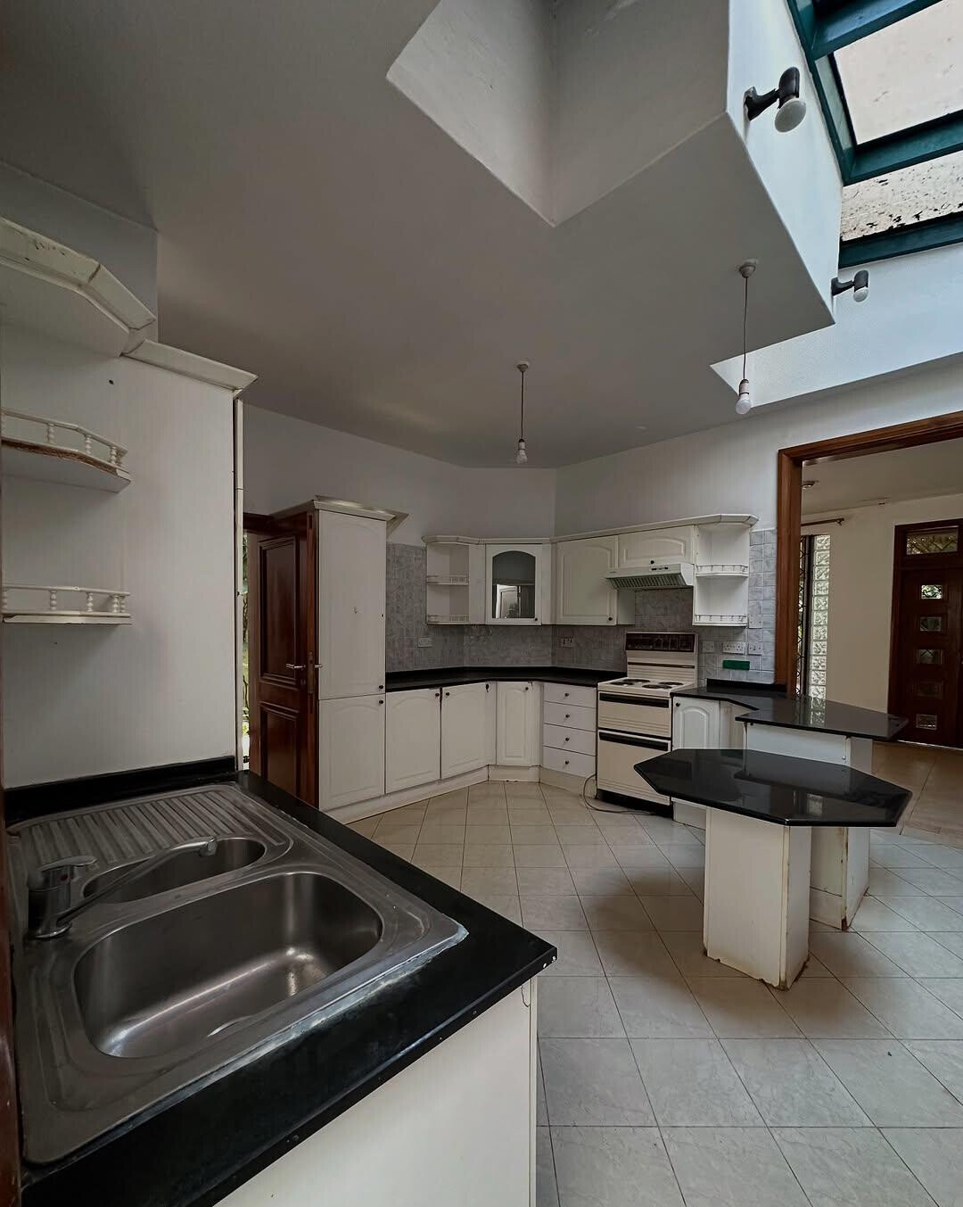 4 En-Suite Townhouse with Study & Backyard Garden - Kilimani