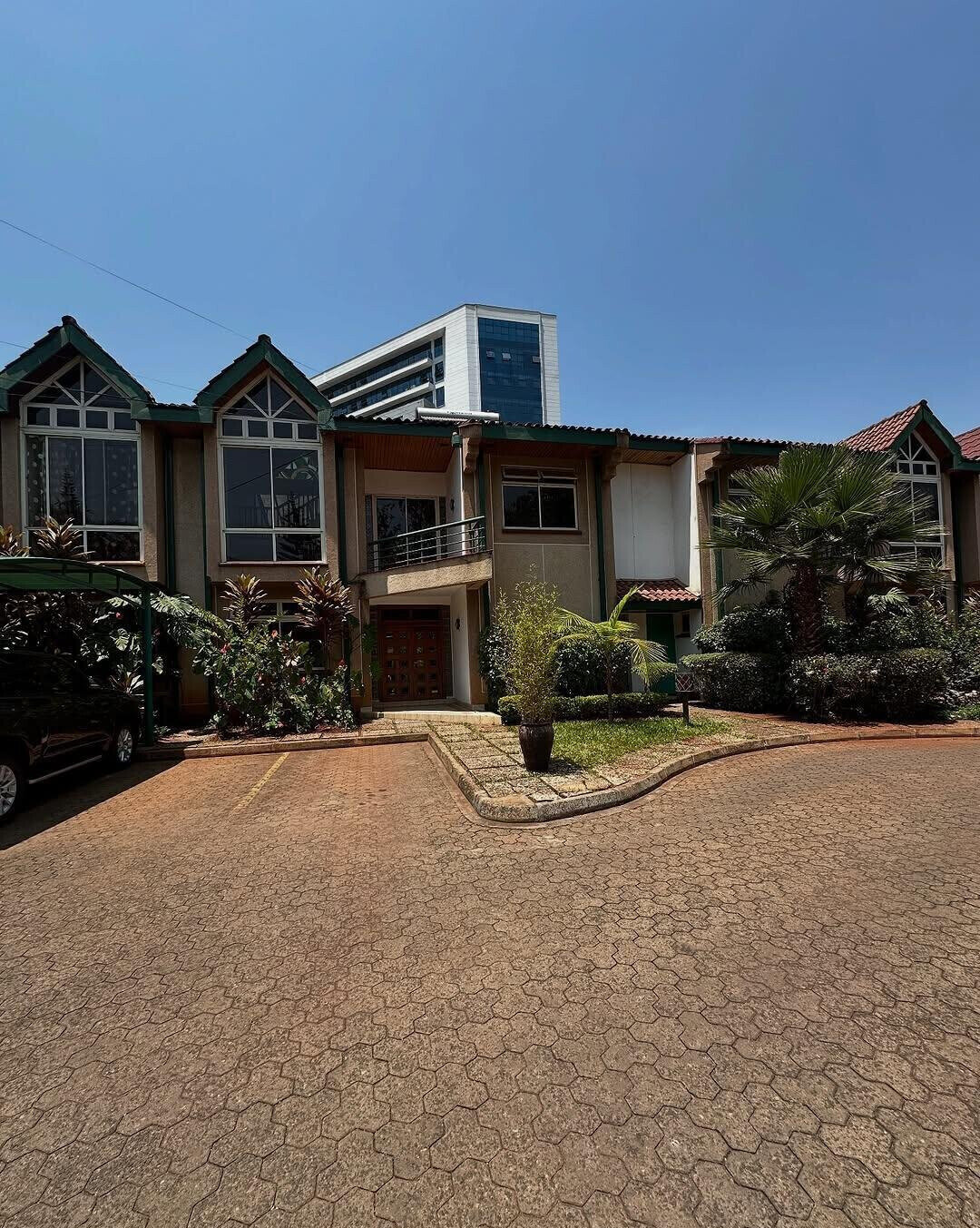4 En-Suite Townhouse with Study & Backyard Garden - Kilimani