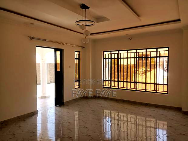 3bdrm Bungalow in Acacia Estate, Kitengela for sale