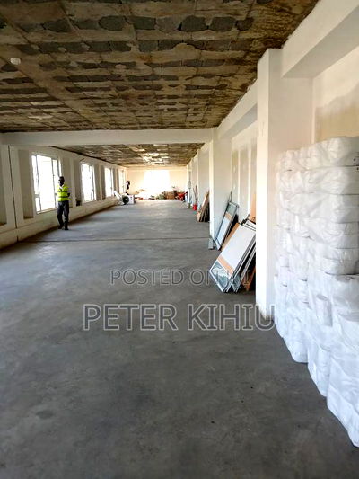 Office to Let on North Airport Road 1000sqft - Image 4