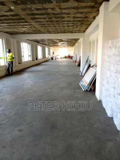 Office to Let on North Airport Road 1000sqft - Image 1