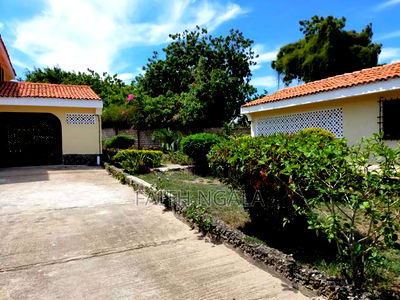 4bdrm Bungalow in Nyali for sale - Image 9