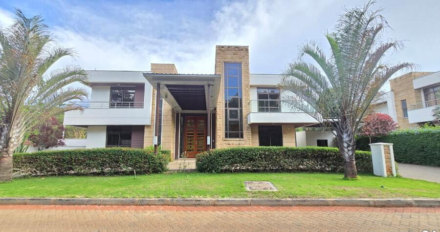 50x100 Plot 5BR Haven at KSh 700K