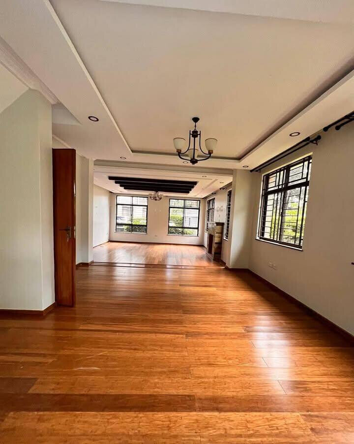 5-Ensuite Townhouse with DSQ in Small Gated Community - Lavington