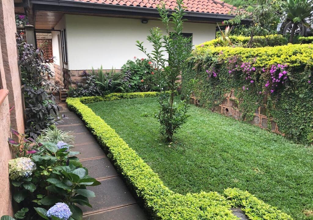 5BR All-Ensuite Townhouse with Pool & Clubhouse – Rosslyn, Nairobi
