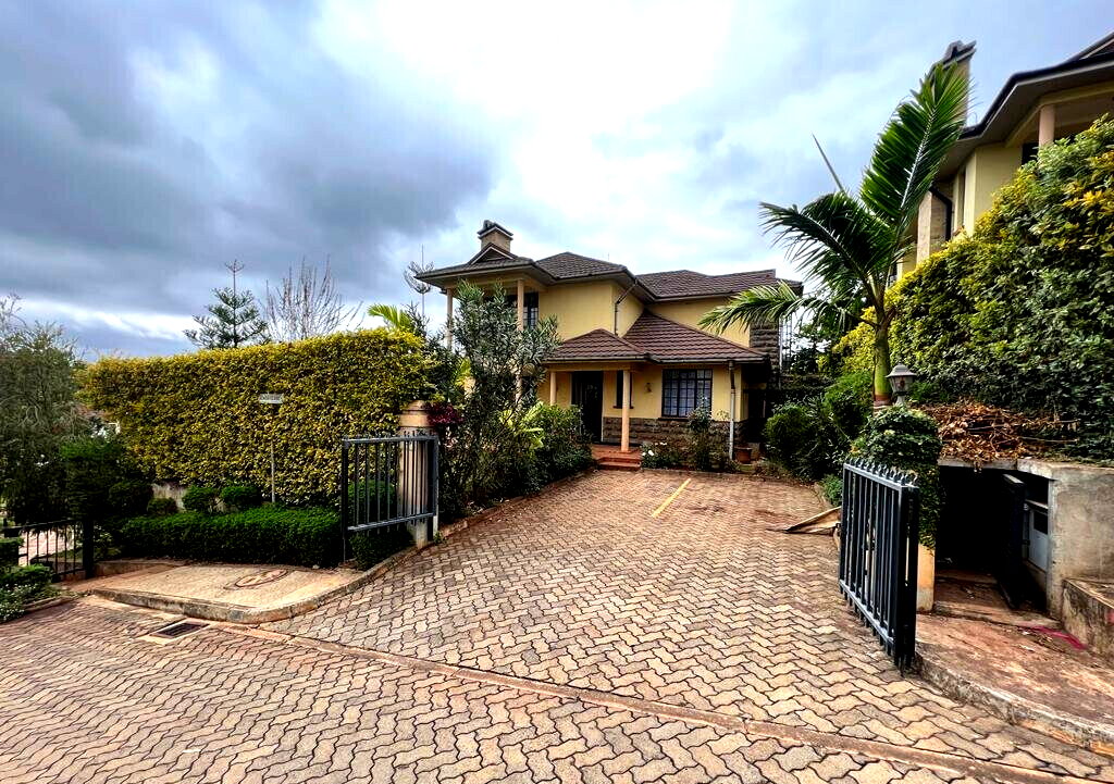 4BR Townhouse with Private Garden & Pool - Loresho