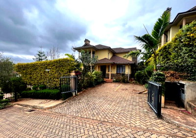 4BR Townhouse with Private Garden & Pool - Loresho