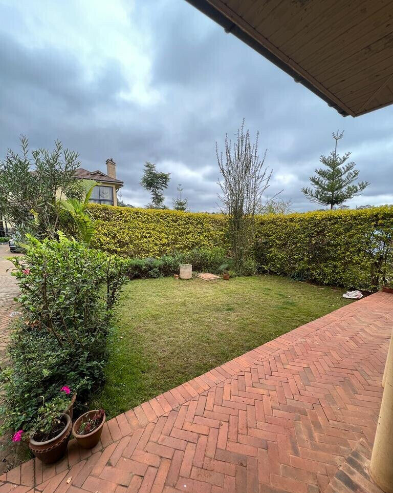 4BR Townhouse with Private Garden & Pool - Loresho