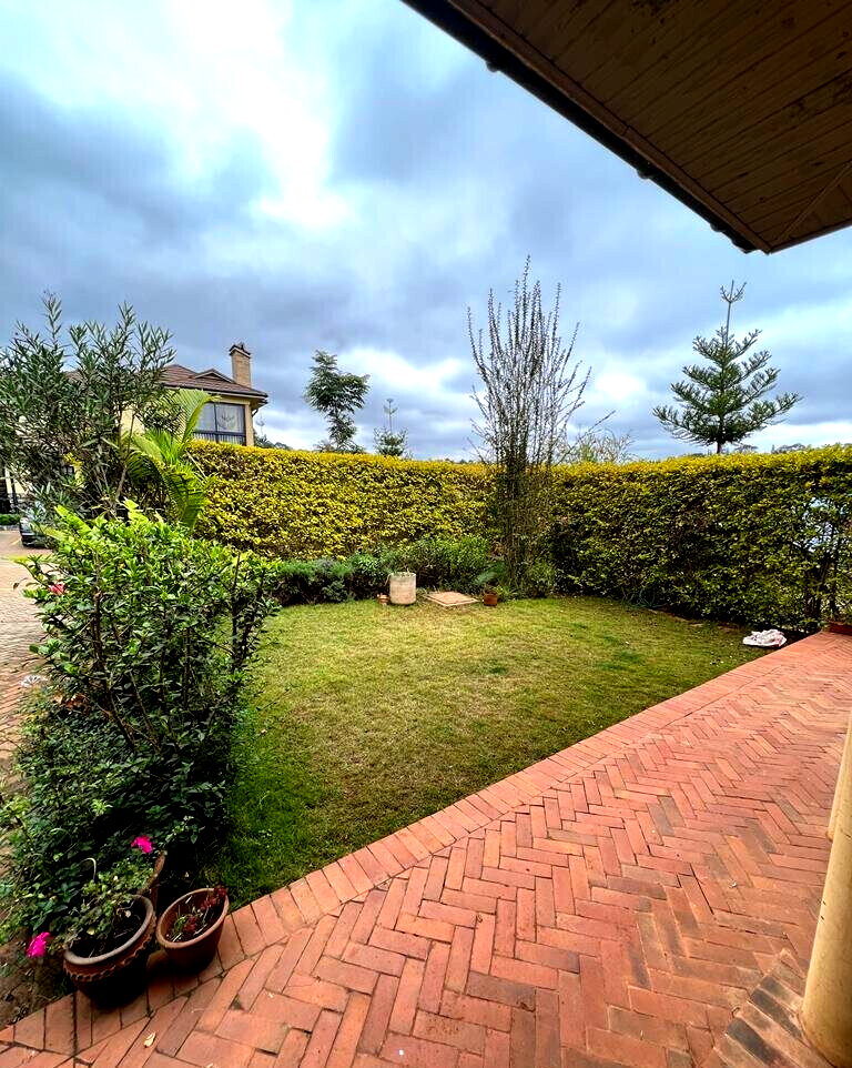 4BR Townhouse with Private Garden & Pool - Loresho