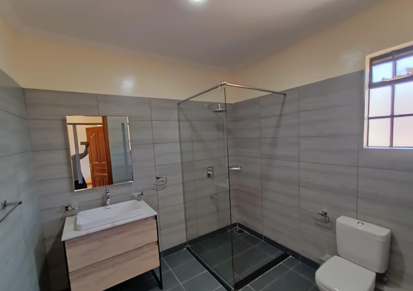 5BR All-Ensuite Townhouse with Borehole & Ample Parking - Ruiru