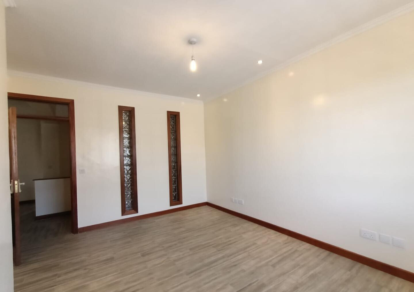 5BR All-Ensuite Townhouse with Borehole & Ample Parking - Ruiru