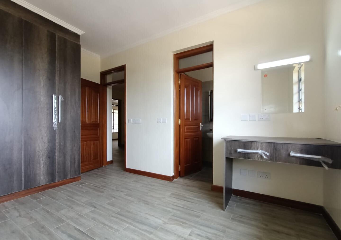 5BR All-Ensuite Townhouse with Borehole & Ample Parking - Ruiru