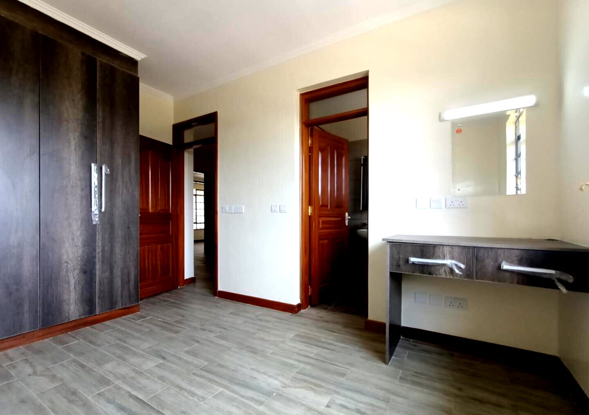 5BR All-Ensuite Townhouse with Borehole & Ample Parking - Ruiru