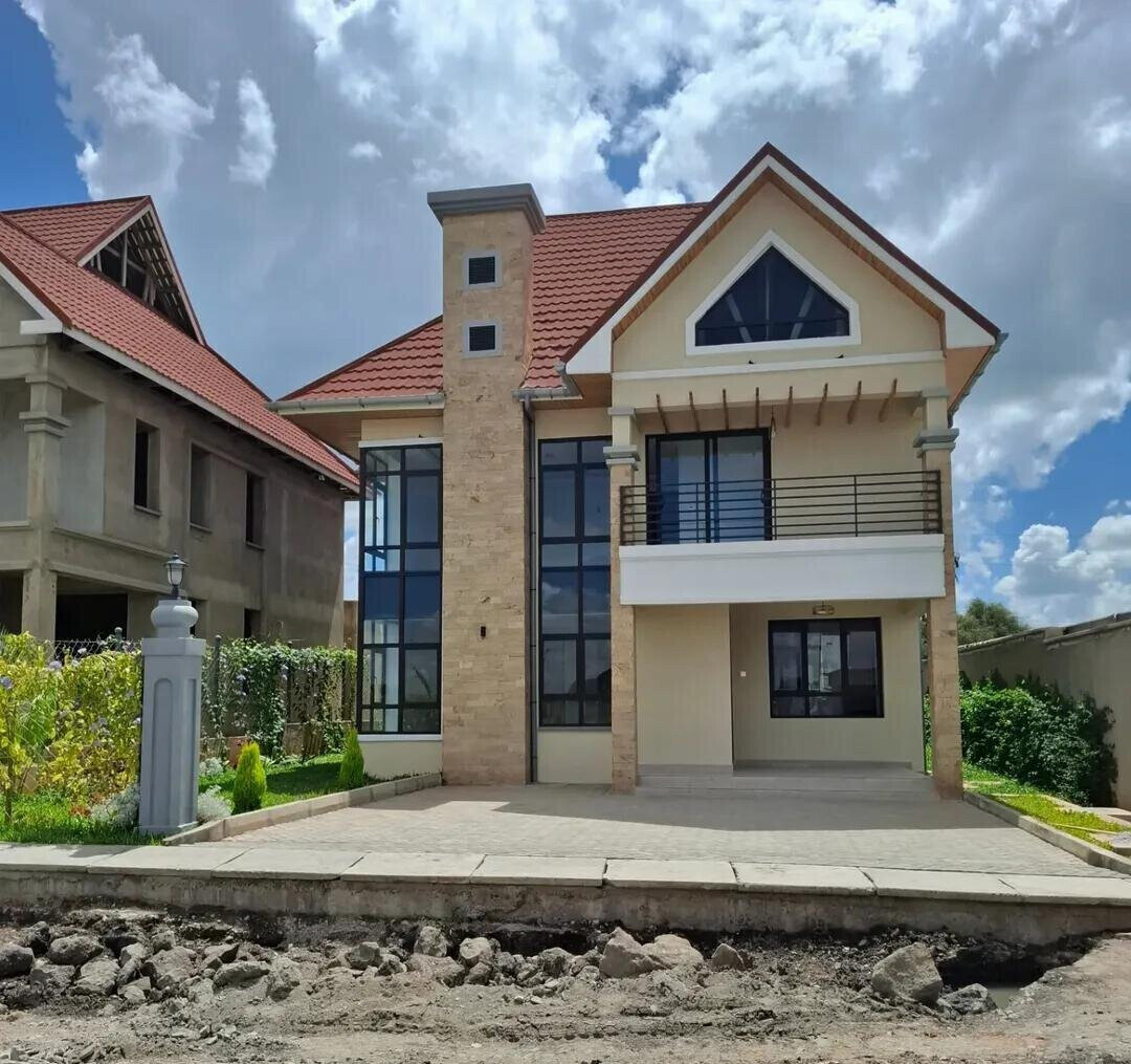5BR All-Ensuite Townhouse with Pool & Gym - Kitengela Phase 1