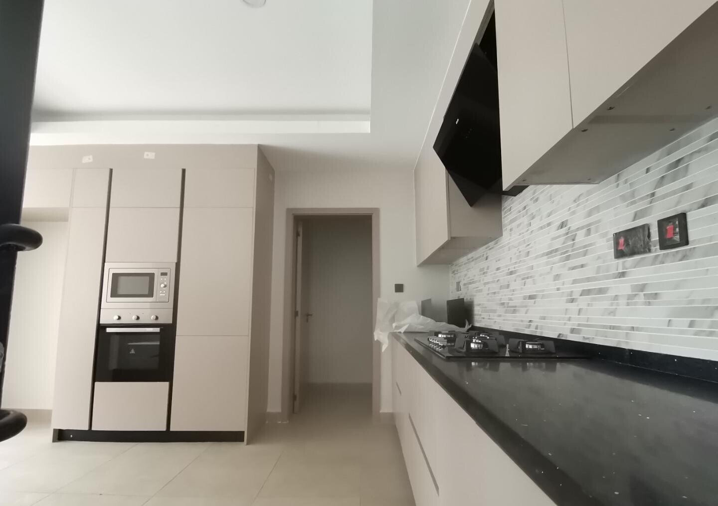 4-Bed Townhouse with Private Garden & Terrace - Lavington