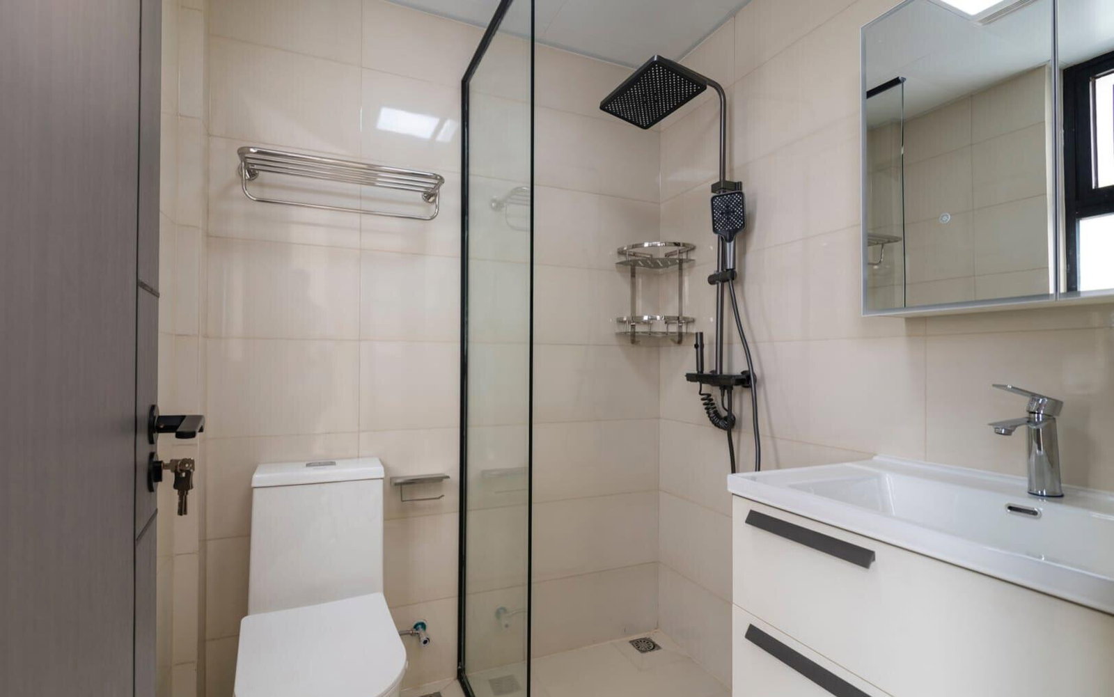 12th Floor 2BR with Rooftop Pool & City Views - Westlands