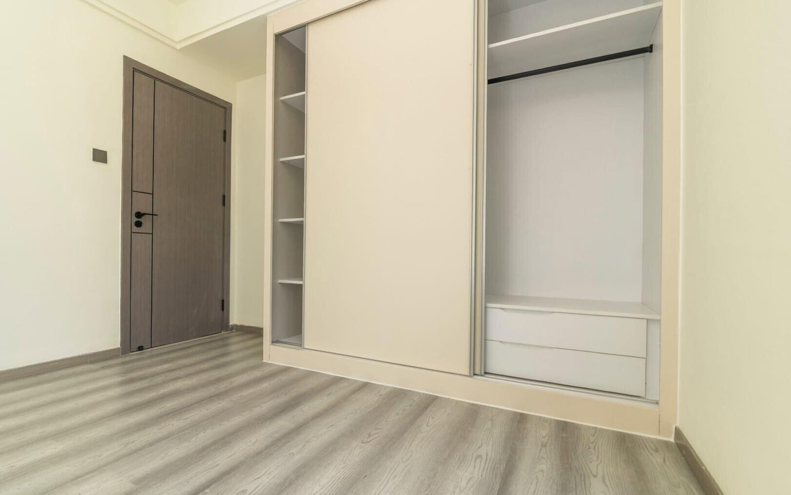 12th Floor 2BR with Rooftop Pool & City Views - Westlands