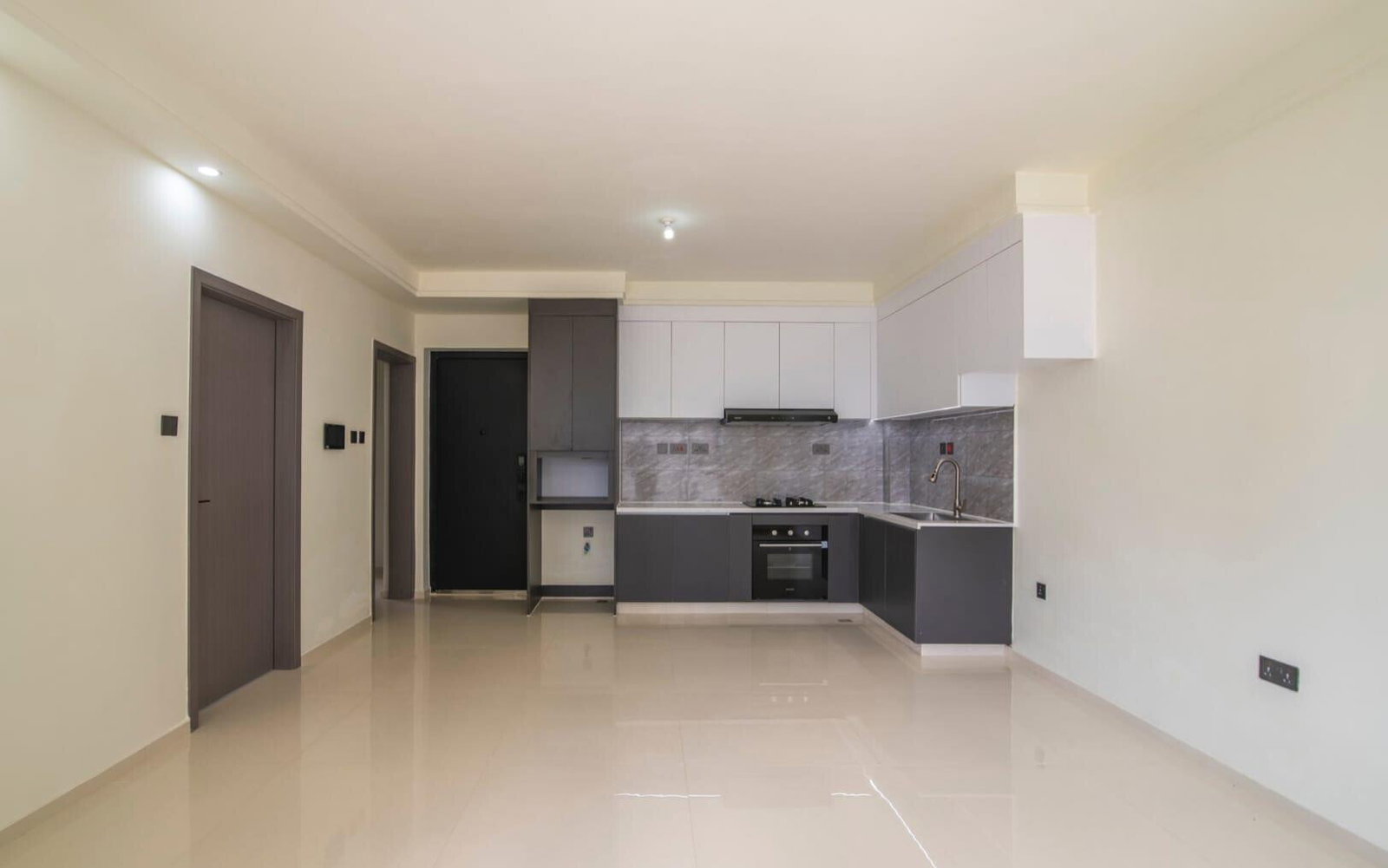 12th Floor 2BR with Rooftop Pool & City Views - Westlands