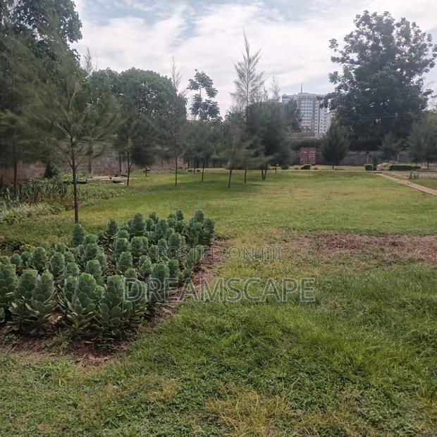 Kileleshwa 0.8 Plot for Sale 250m