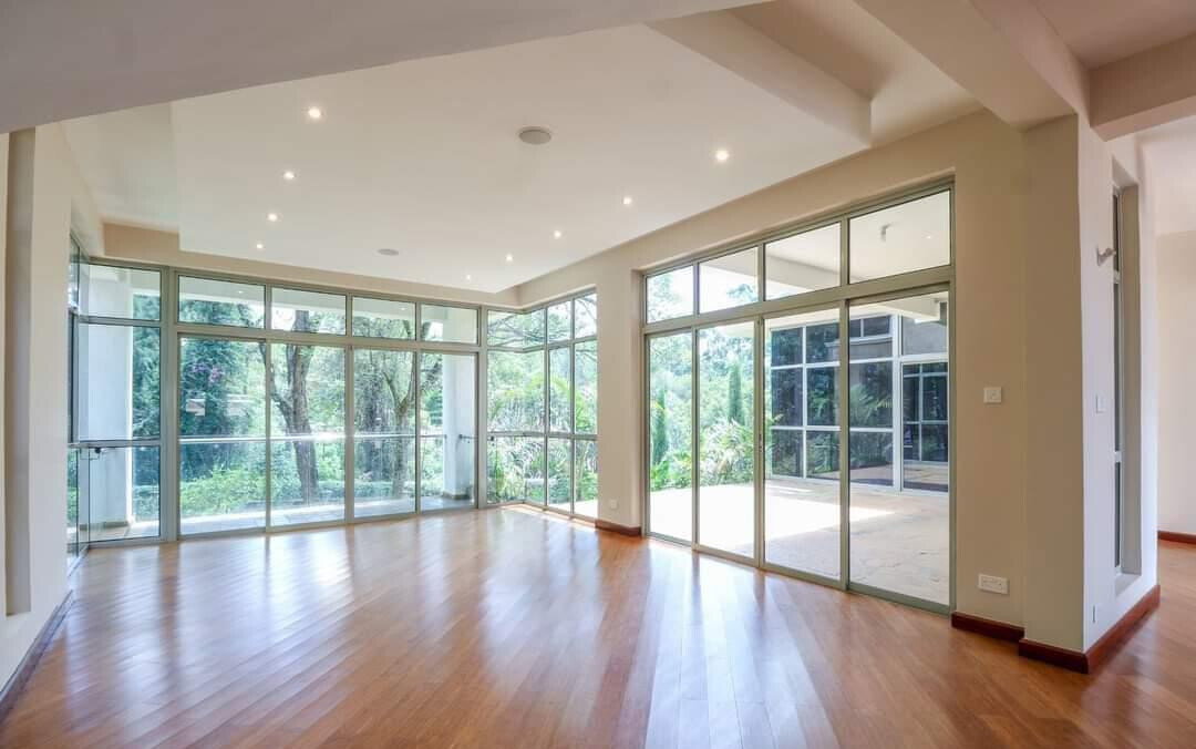 5-Ensuite Contemporary Villa on Half-Acre – Karen