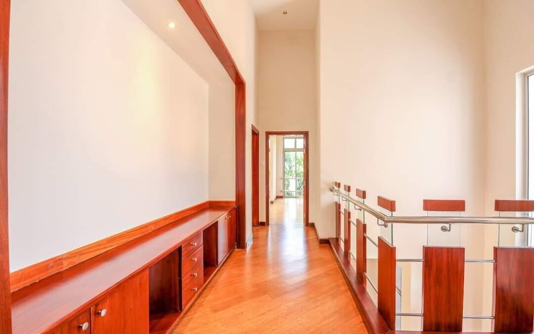 5-Ensuite Contemporary Villa on Half-Acre – Karen