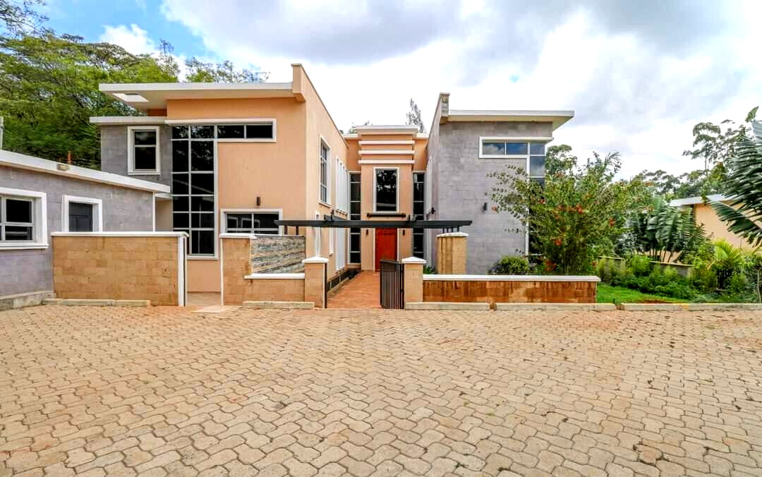 5-Ensuite Contemporary Villa on Half-Acre – Karen