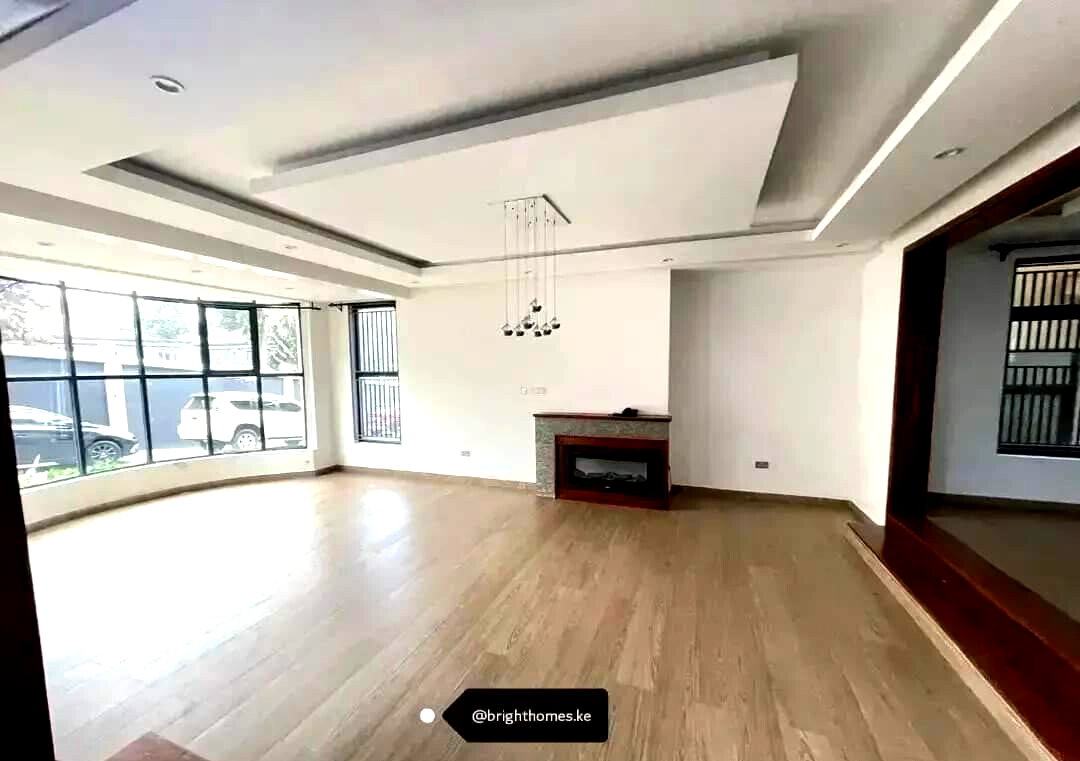 5-Ensuite Townhouse with Fireplace & DSQ in Lavington