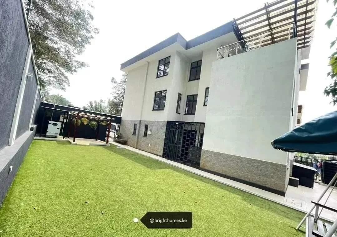 5-Ensuite Townhouse with Fireplace & DSQ in Lavington