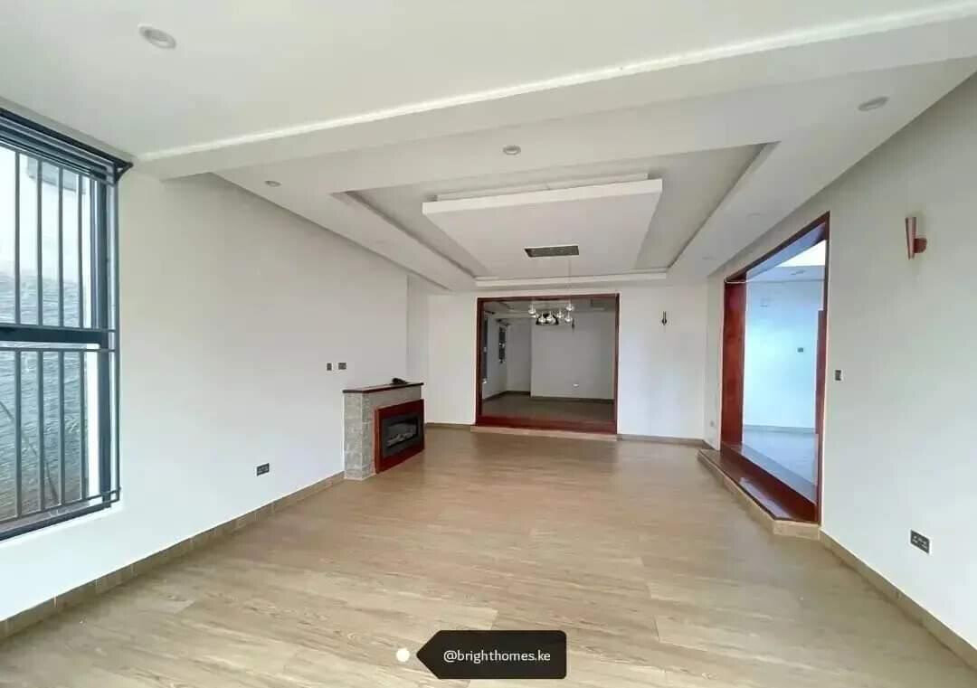 5-Ensuite Townhouse with Fireplace & DSQ in Lavington