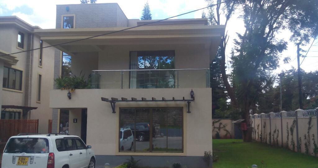 5-Ensuite Townhouse with Jacuzzi & Study - Lavington Gated Community