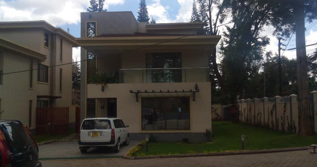 5-Ensuite Townhouse with Jacuzzi & Study - Lavington Gated Community