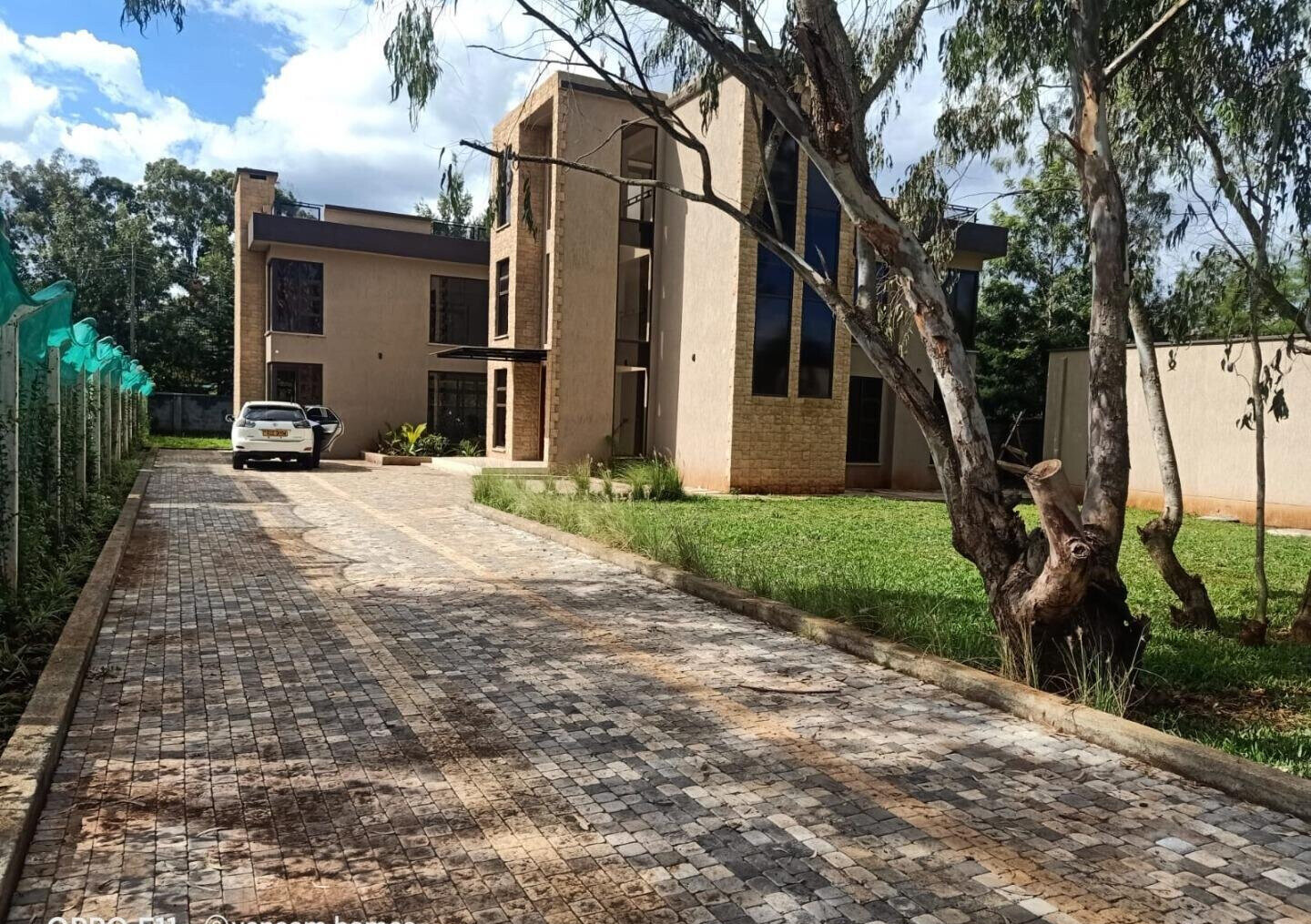 5-Ensuite Villa with DSQ in Gated Karen Community – KES 85M