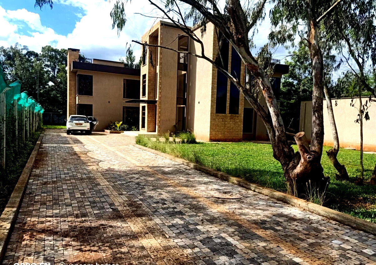 5-Ensuite Villa with DSQ in Gated Karen Community – KES 85M