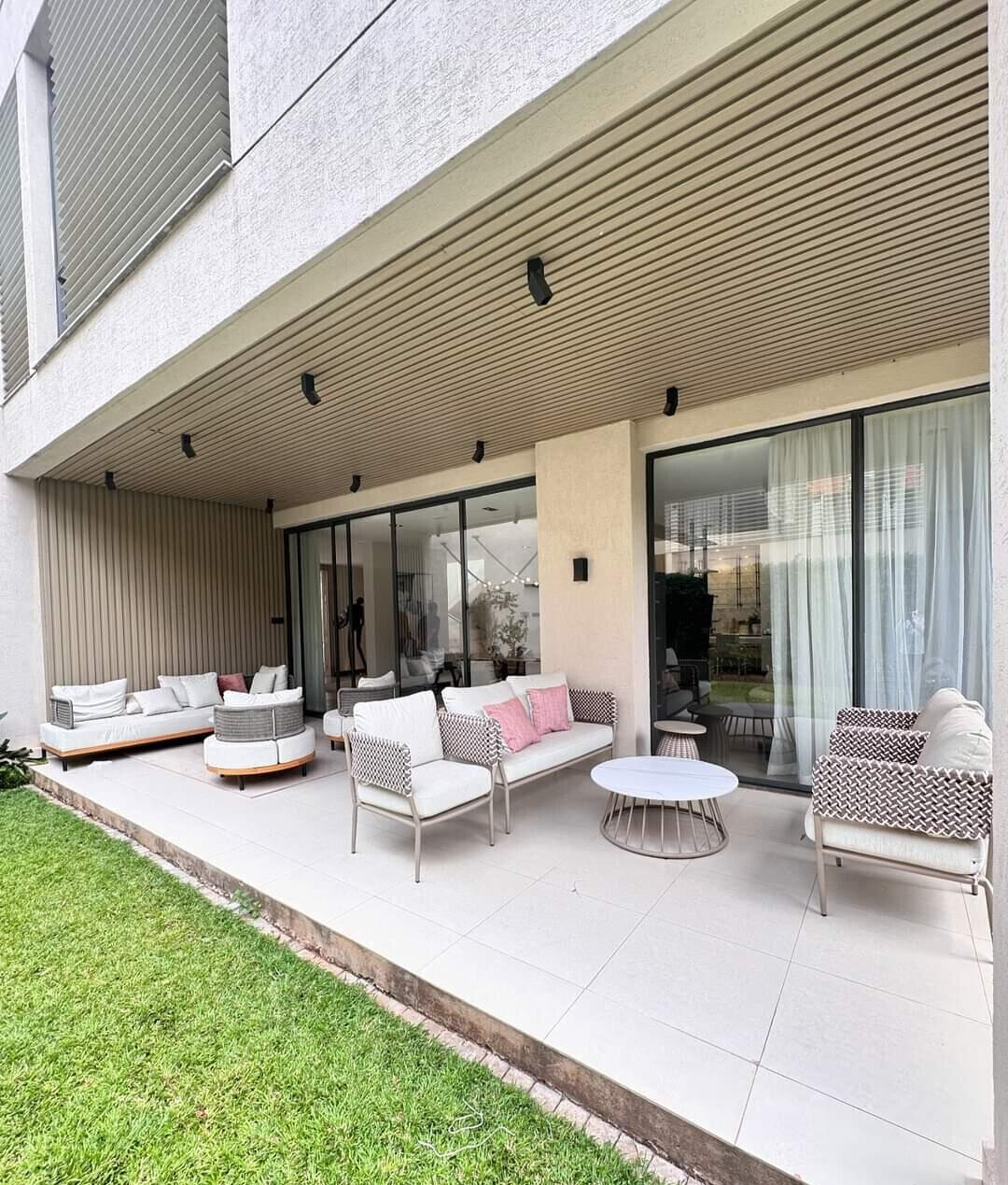 Smart Home 5BR Villa with Gated Security - Lavington