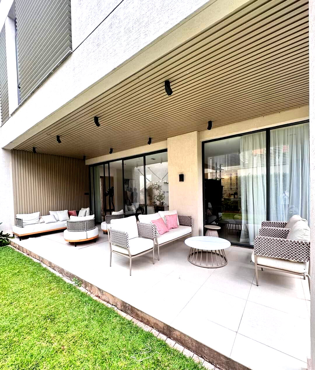 Smart Home 5BR Villa with Gated Security - Lavington